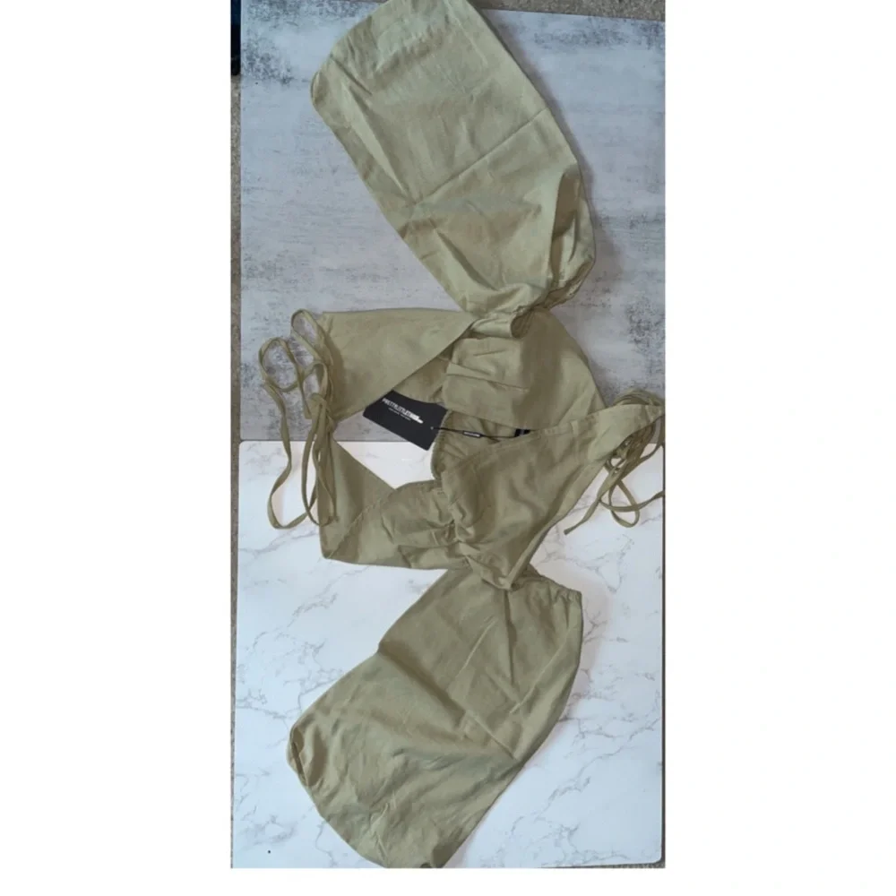 NWT PrettyLittleThing Olive Linen Feel Halter Lace Up Fringe Detail Top - Picture 5 of 6